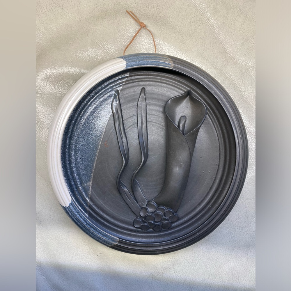 Pottery Hilborn Wall Pocket Plate round Hanging decor Round